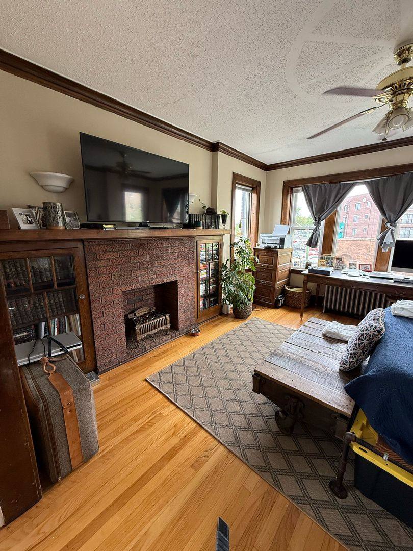 Apartment for rent at 4604 N Kildare Ave, Chicago, IL 60630