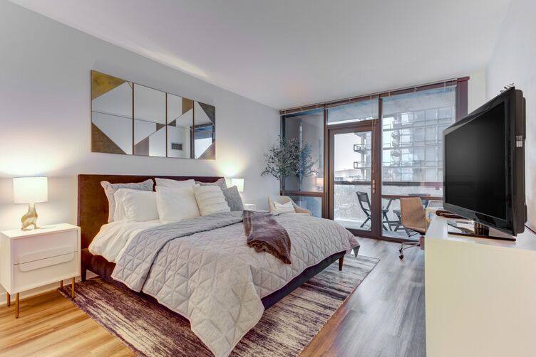 Apartment for rent at 840 W Blackhawk St, Chicago, IL 60642