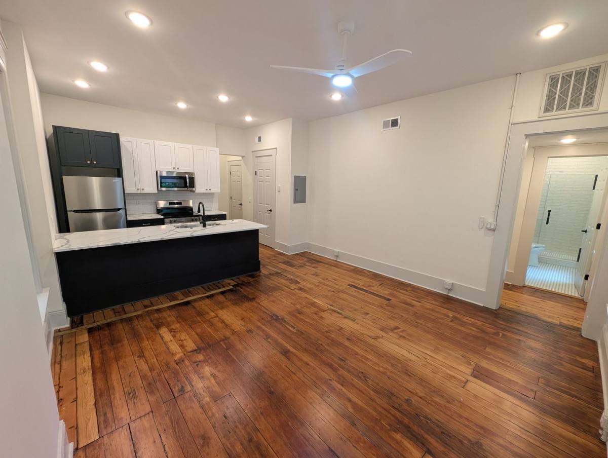 Apartment for rent at 521 Garrard St, Covington, KY 41011