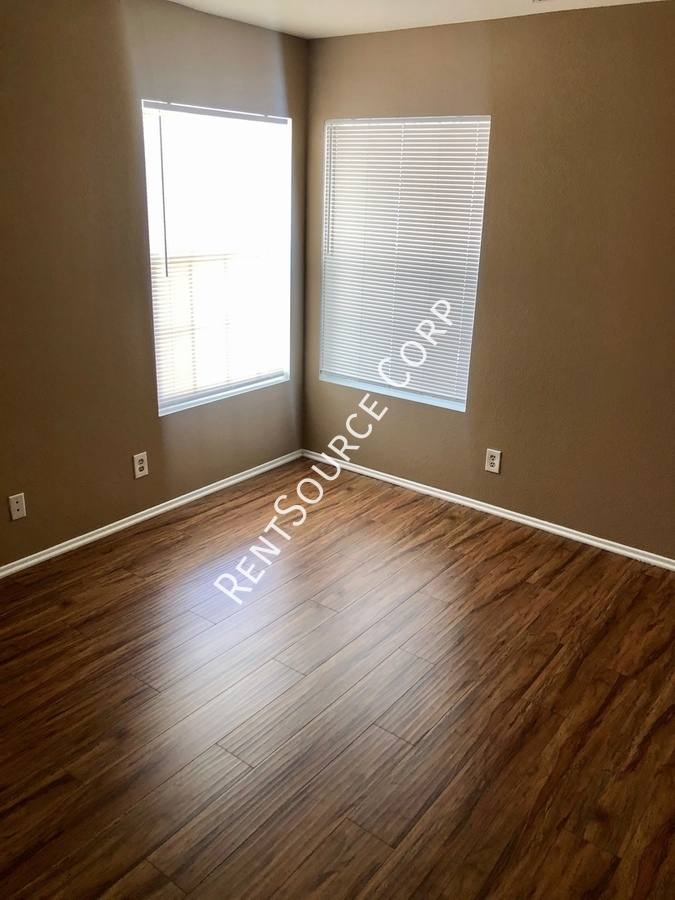 House for rent at 37051 Boxleaf Rd, Palmdale, CA 93550
