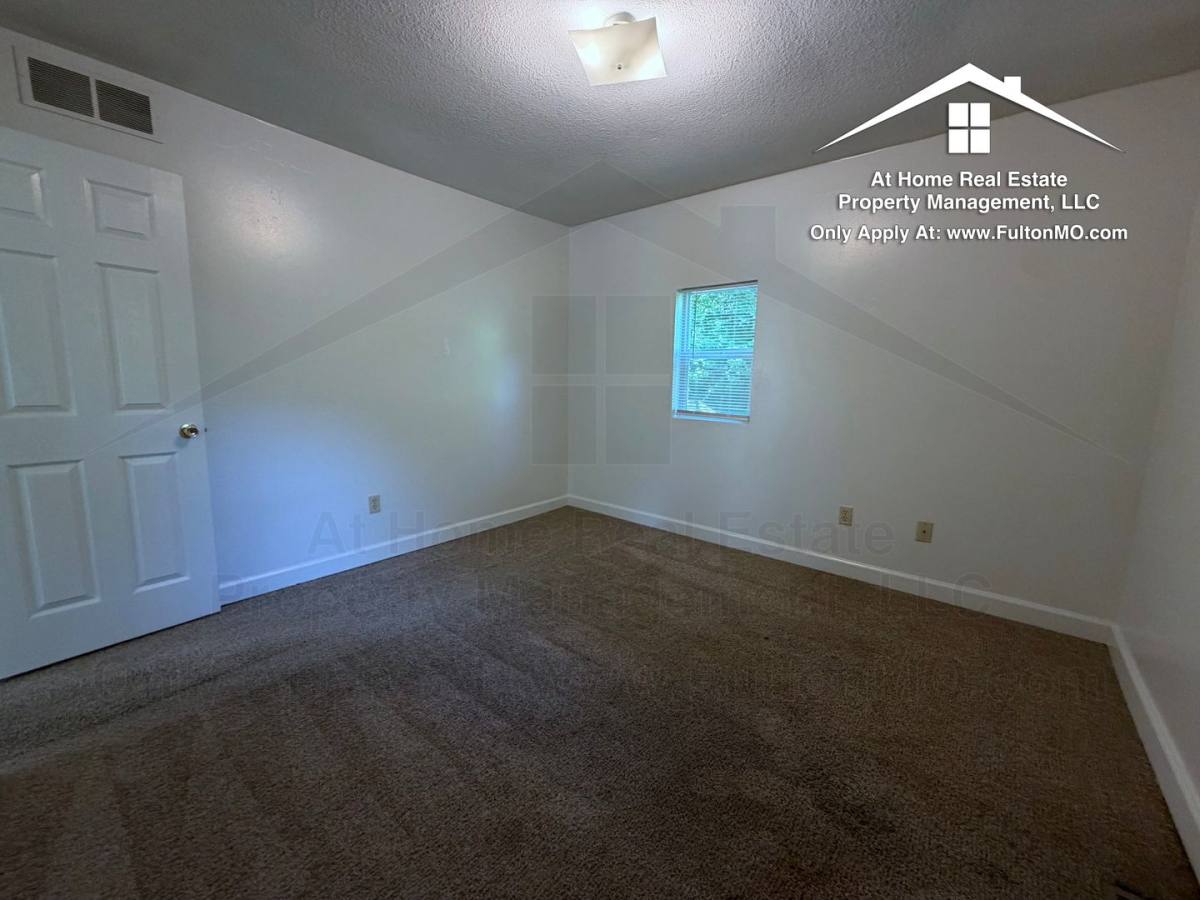 House for rent at 1514 Monroe St, Fulton, MO 65251