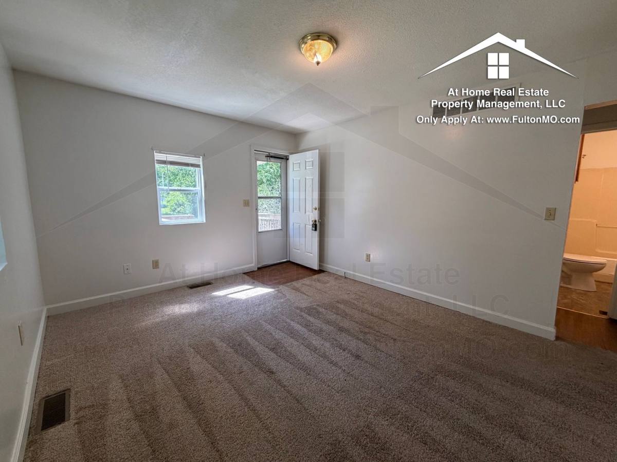 House for rent at 1514 Monroe St, Fulton, MO 65251