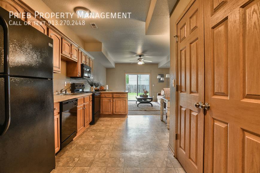 Townhouse for rent at 824 S Woodson Court, Gardner, KS 66030