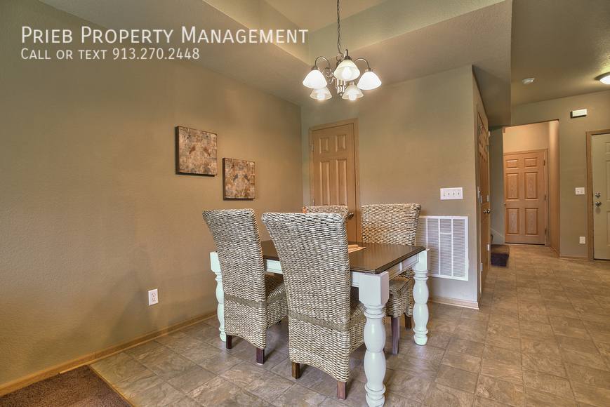 Townhouse for rent at 824 S Woodson Court, Gardner, KS 66030