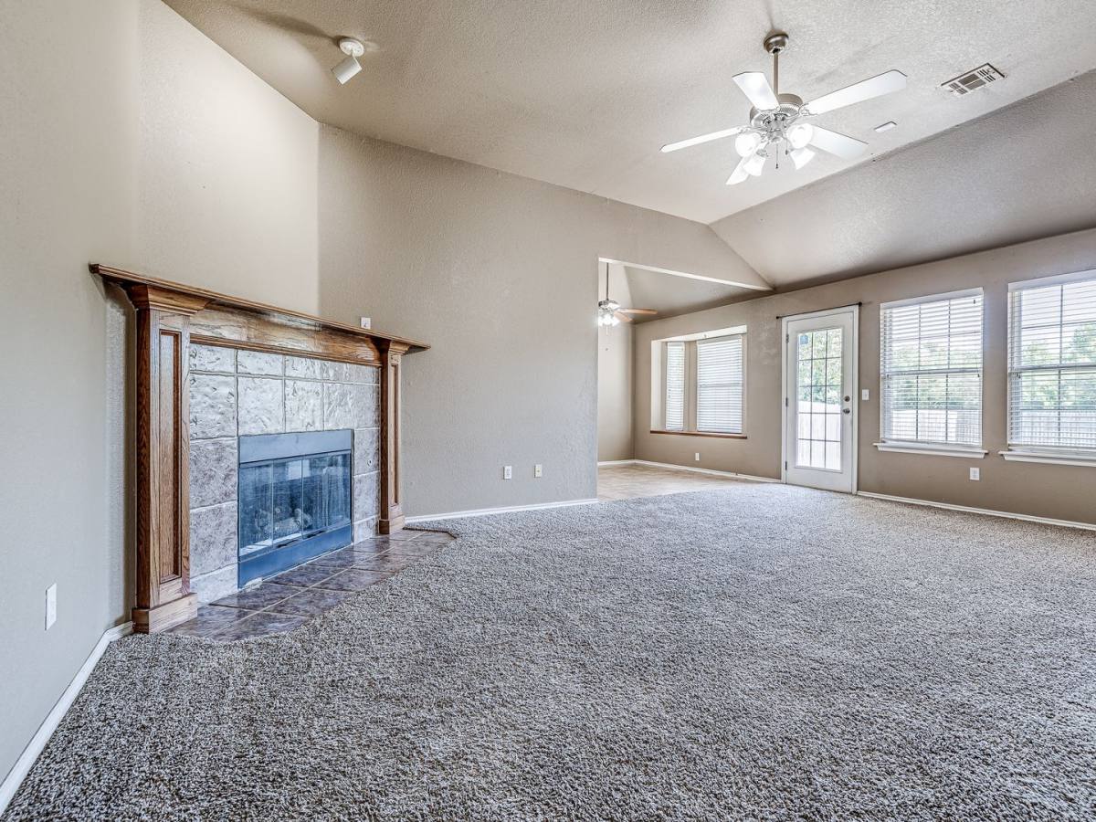 House for rent at 1104 Westridge Dr, Yukon, OK 73099