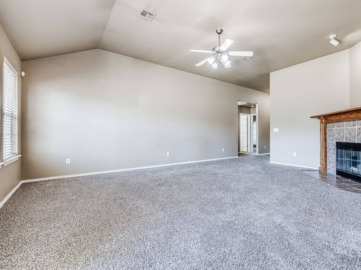 House for rent at 1104 Westridge Dr, Yukon, OK 73099