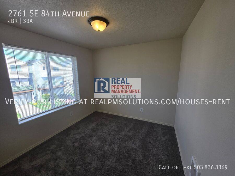 House for rent at 2761 SE 84th Ave, Portland, OR 97266