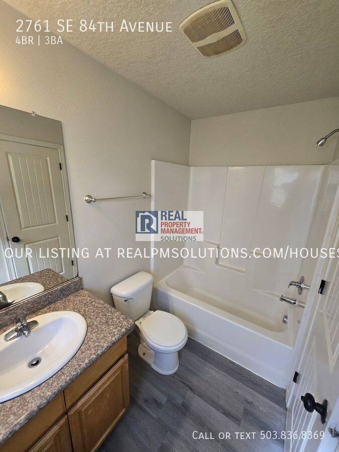 House for rent at 2761 SE 84th Ave, Portland, OR 97266