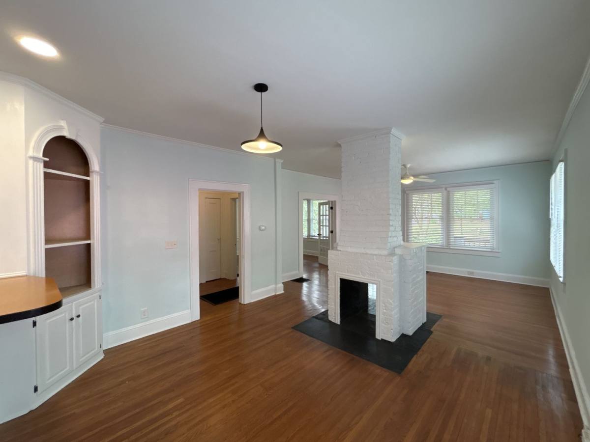 Apartment for rent at 215 S Summit Ave, Charlotte, NC 28208