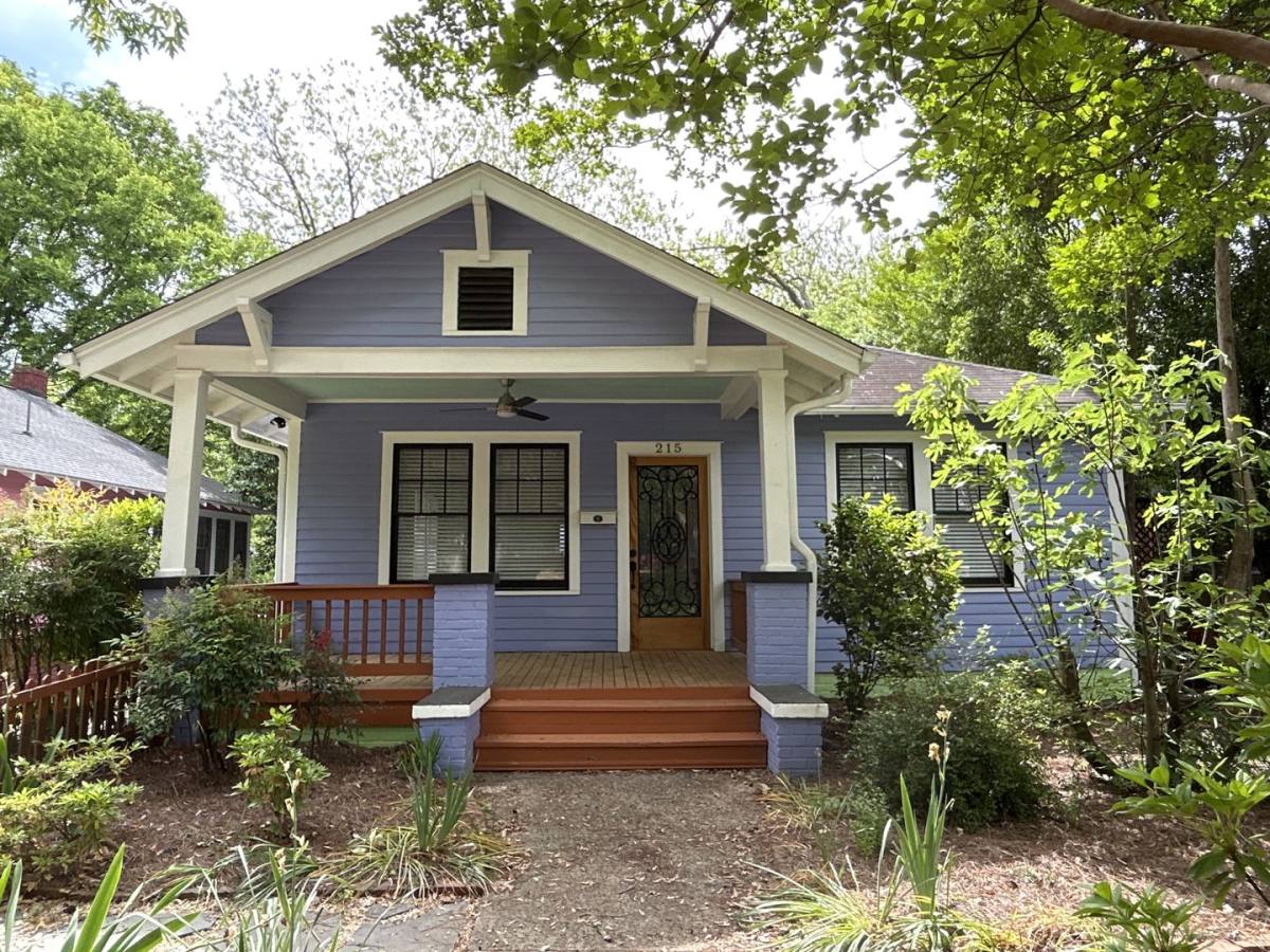Apartment for rent at 215 S Summit Ave, Charlotte, NC 28208