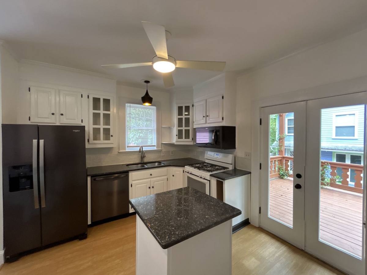 Apartment for rent at 215 S Summit Ave, Charlotte, NC 28208