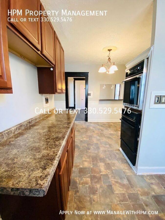House for rent at 1421 Piper Court NW, Canton, OH 44703