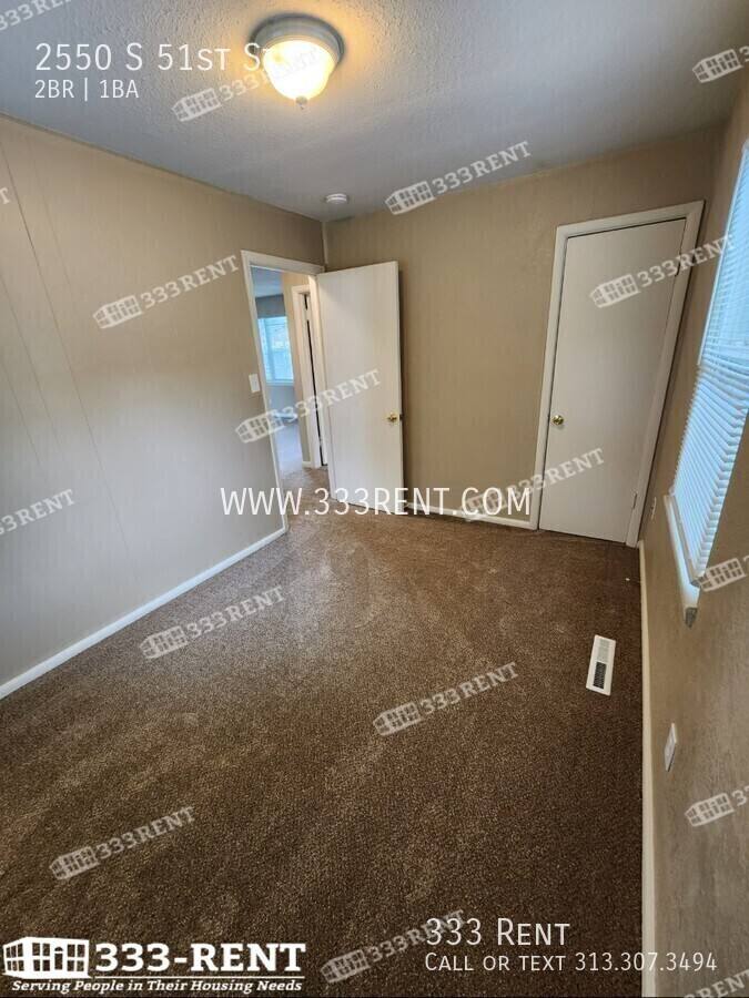 House for rent at 2550 S 51st St, Kansas City, KS 66106