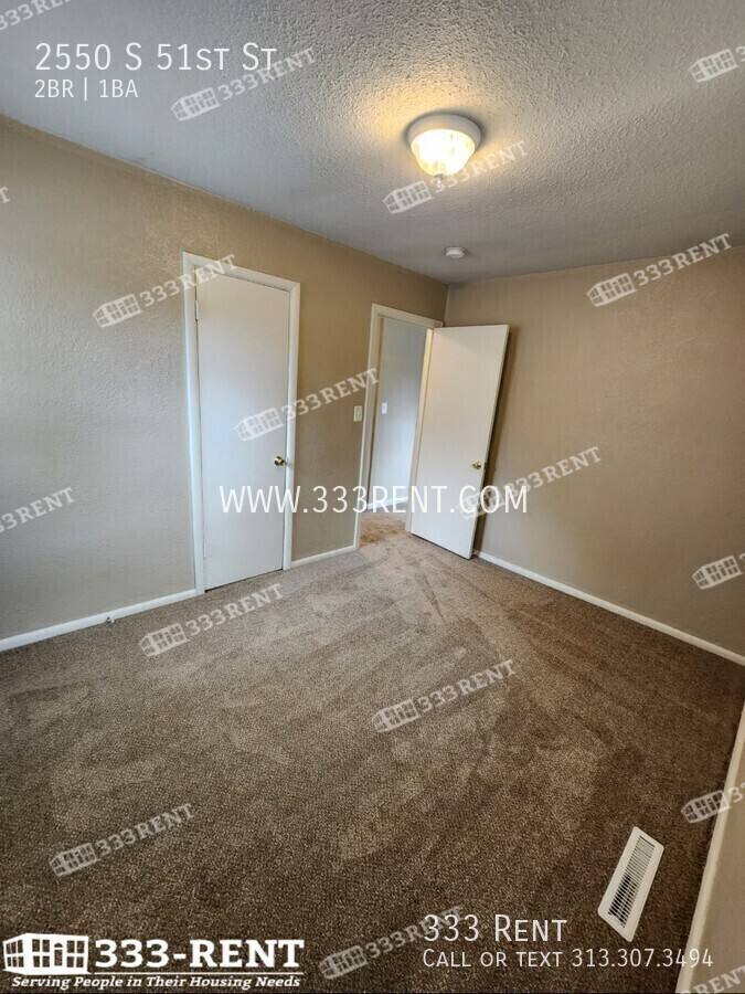 House for rent at 2550 S 51st St, Kansas City, KS 66106