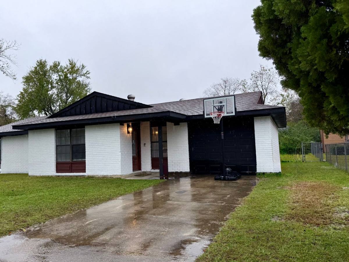 House for rent at 2213 Angus St, Deridder, LA 70634