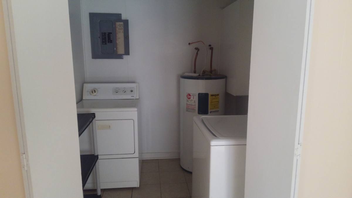 Apartment for rent at 209 W 4th St, Deridder, LA 70634