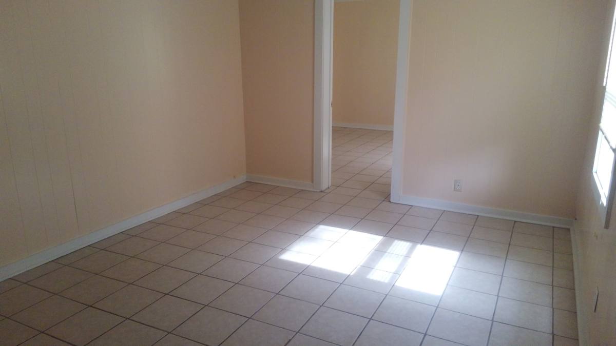 Apartment for rent at 209 W 4th St, Deridder, LA 70634