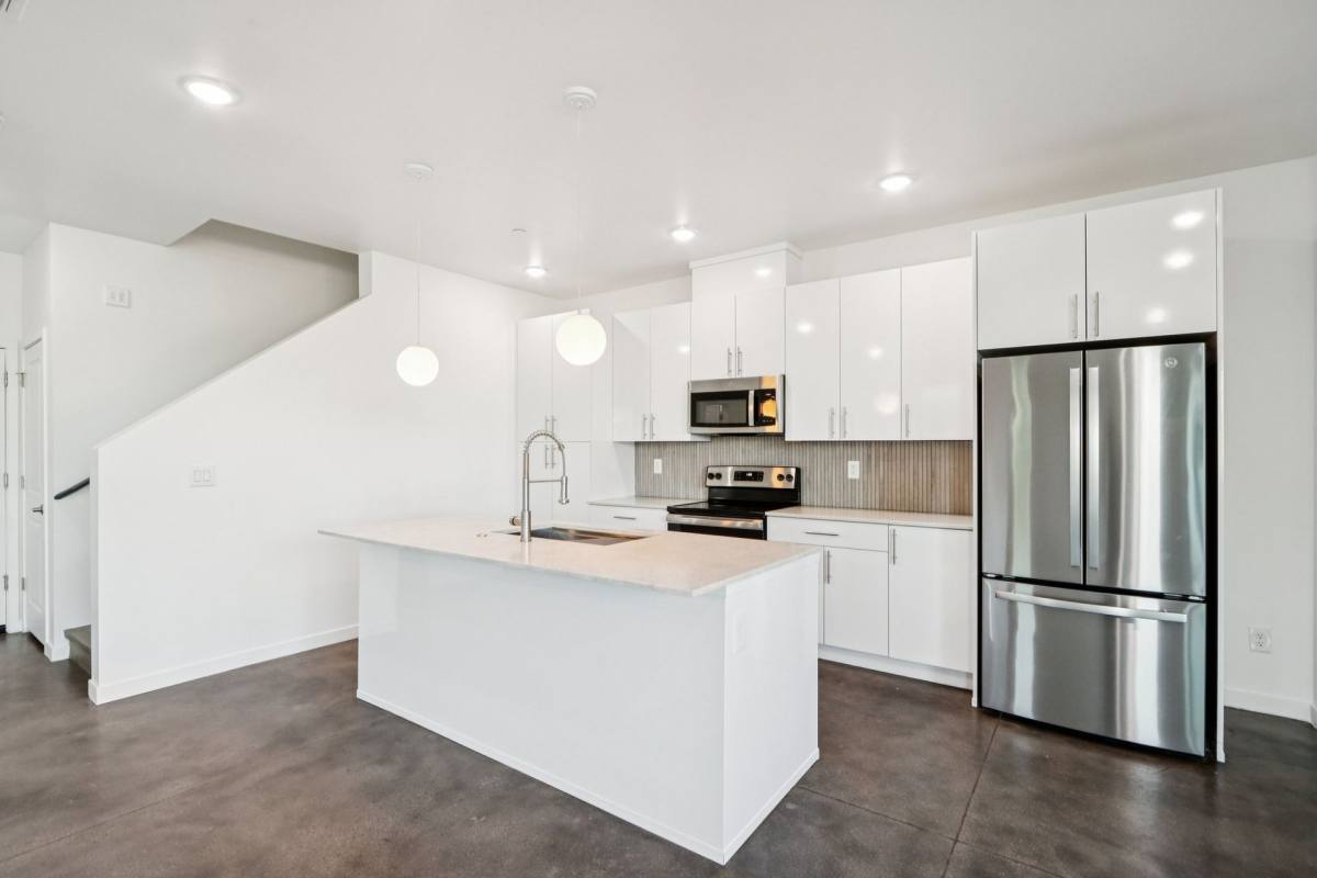 Townhouse for rent at 225 N Pleasant Dr, Chandler, AZ 85225