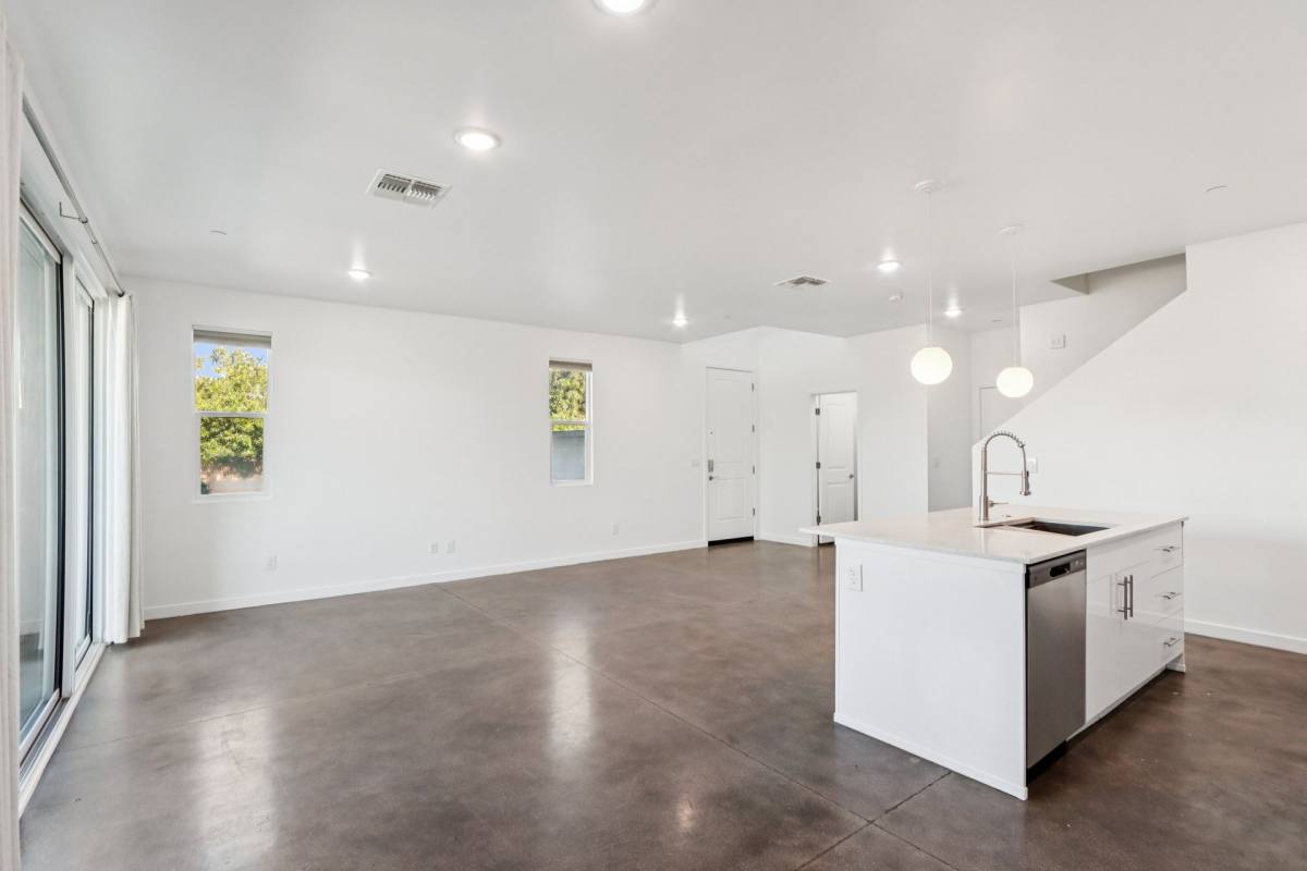 Townhouse for rent at 225 N Pleasant Dr, Chandler, AZ 85225