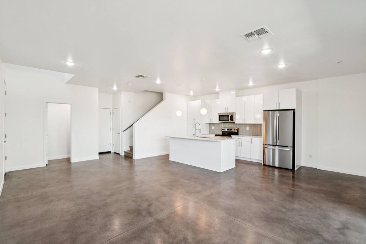 Townhouse for rent at 225 N Pleasant Dr, Chandler, AZ 85225