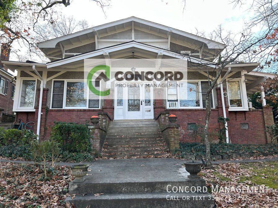 Apartment for rent at 108 S Park Dr #6, Greensboro, NC 27401