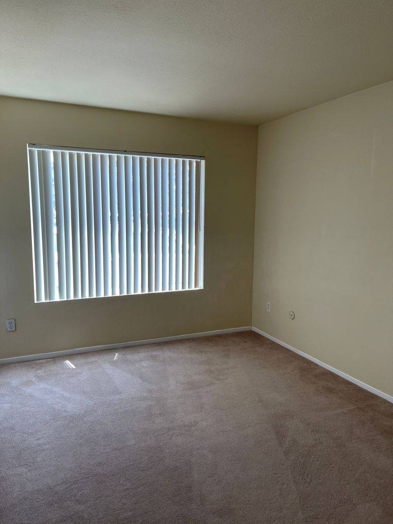 Townhouse for rent at 1425 1st St, Coronado, CA 92118