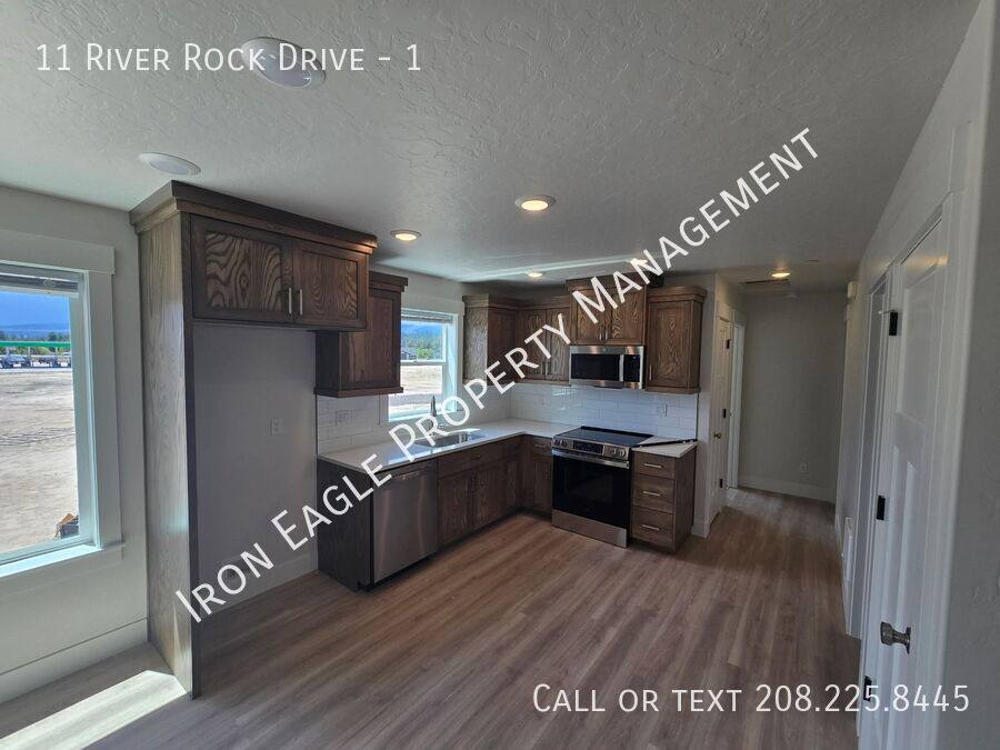 Apartment for rent at 11 River Rock Dr #1, Cascade, ID 83611