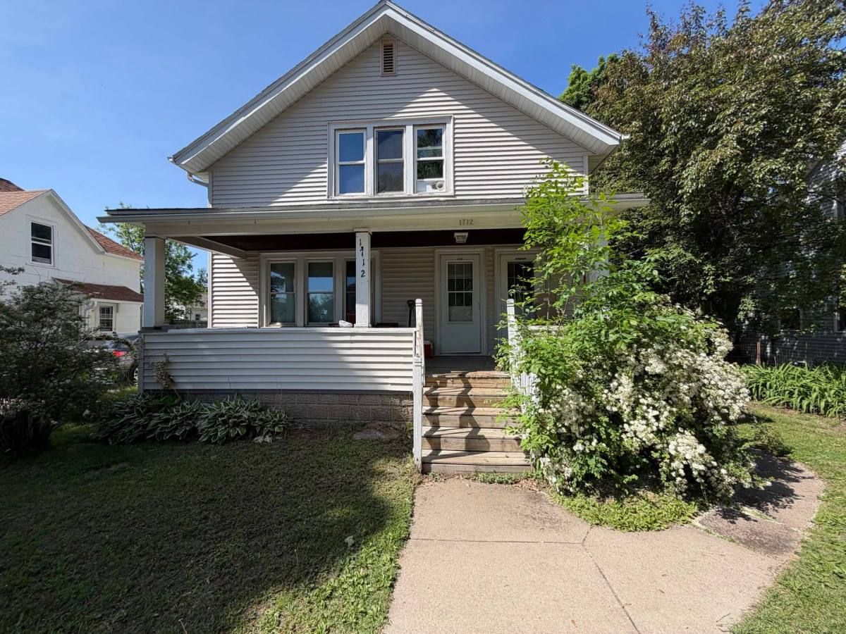 Apartment for rent at 1712 Summit St, Eau Claire, WI 54703