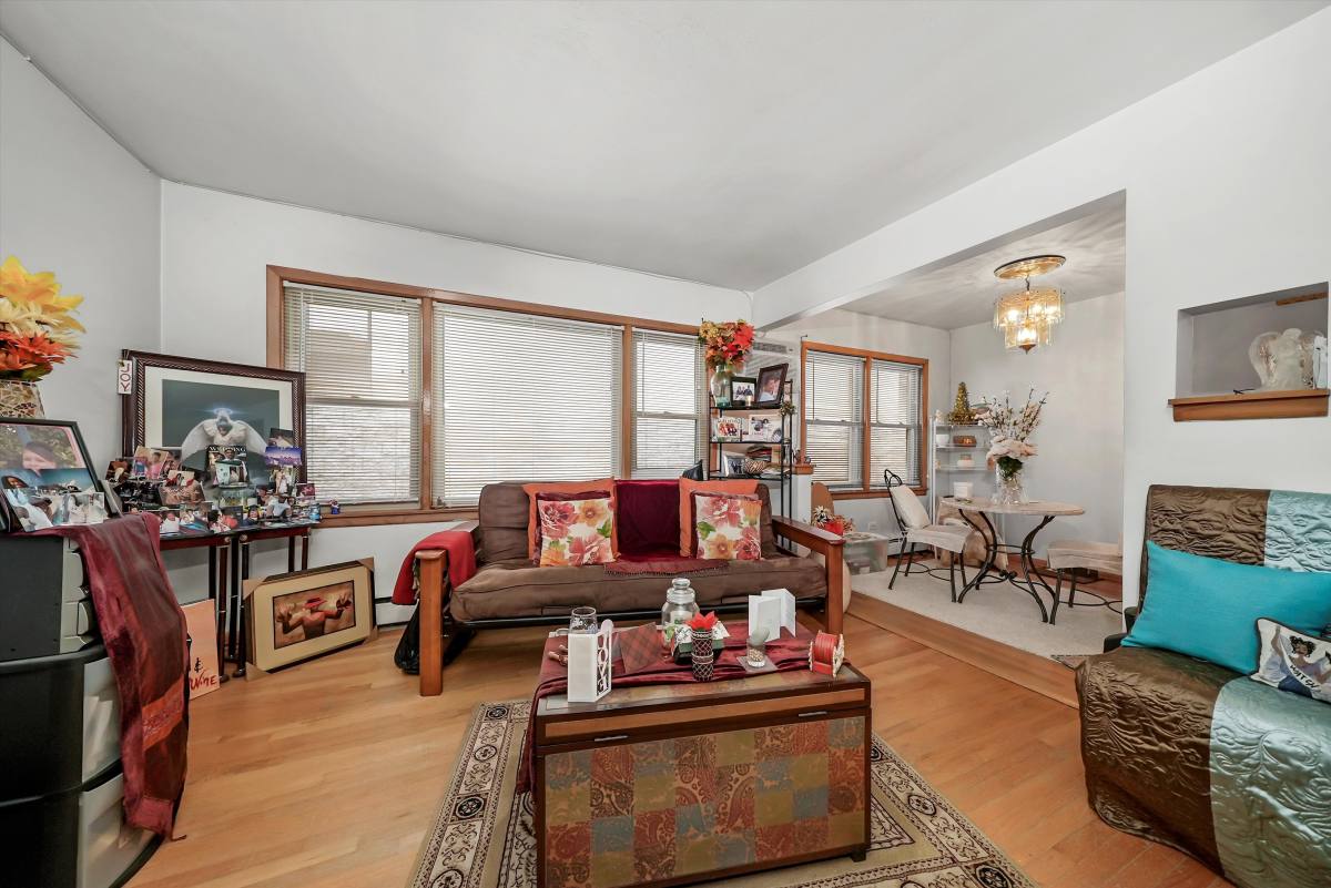 Apartment for rent at 425 S Kenilworth #2NE, Oak Park, IL 60302
