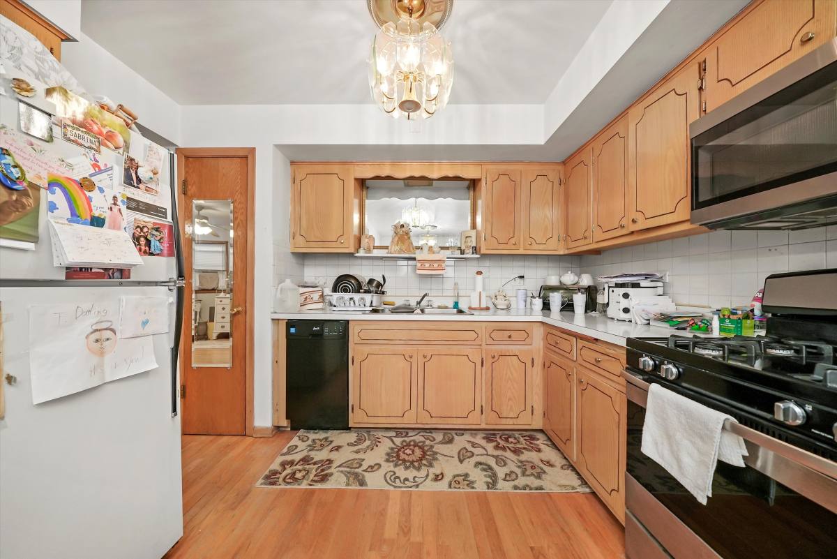 Apartment for rent at 425 S Kenilworth #2NE, Oak Park, IL 60302