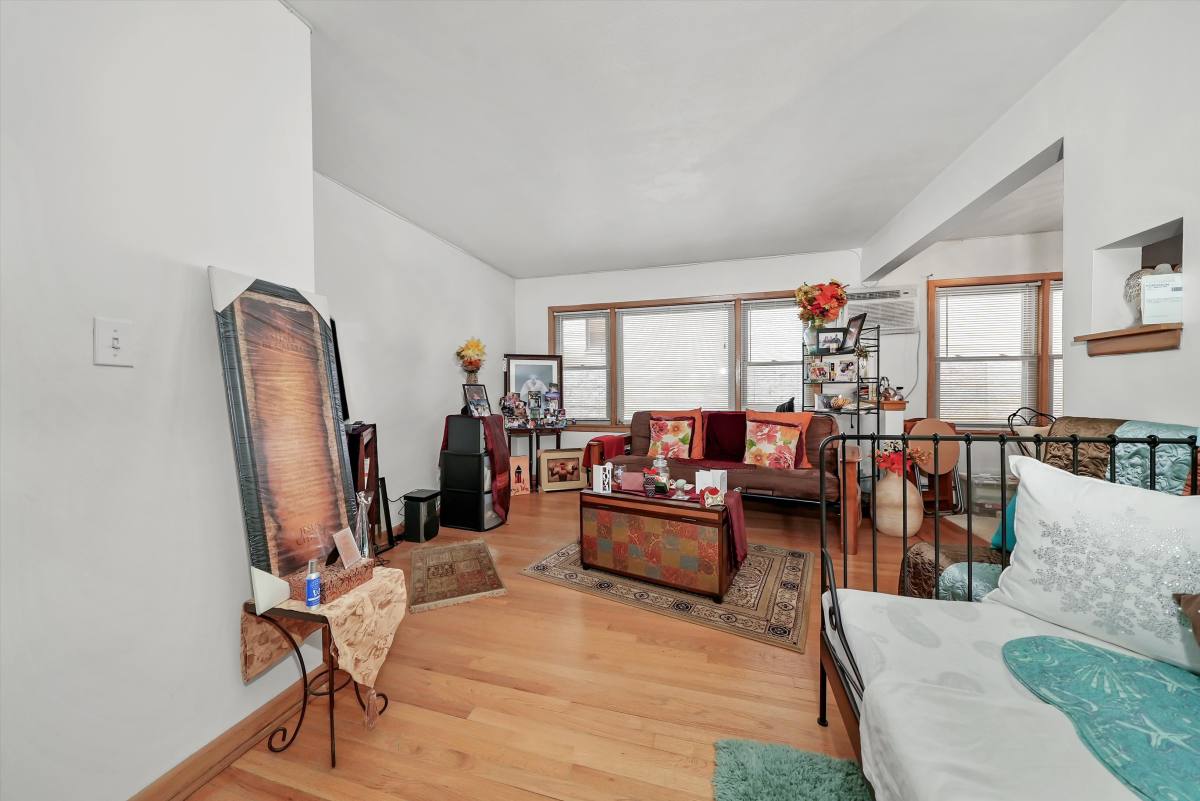 Apartment for rent at 425 S Kenilworth #2NE, Oak Park, IL 60302