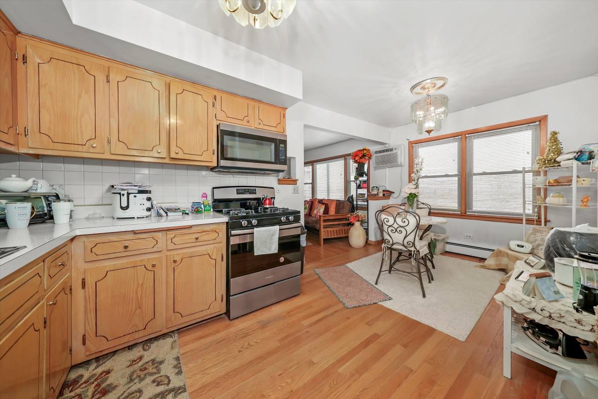Apartment for rent at 425 S Kenilworth #2NE, Oak Park, IL 60302