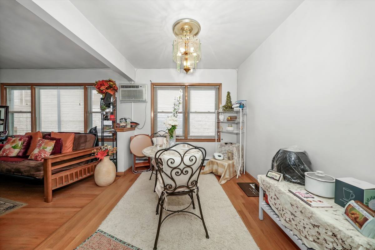 Apartment for rent at 425 S Kenilworth #2NE, Oak Park, IL 60302