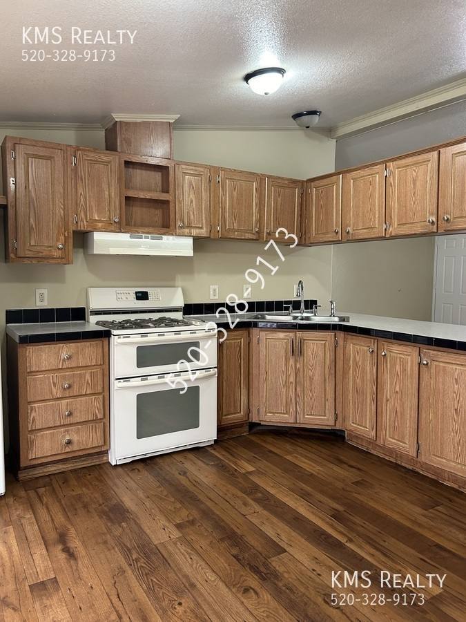 House for rent at 761 W Lightstar Circle, Tucson, AZ 85756