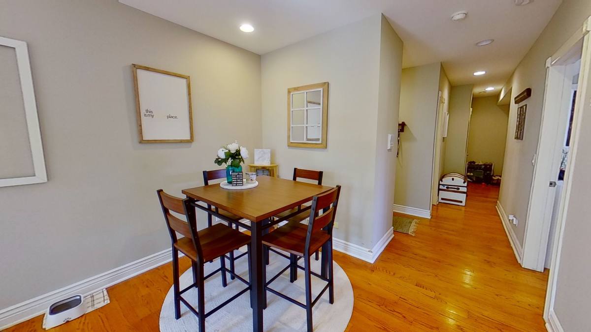 Apartment for rent at 6300 N Rockwell St #A2, Chicago, IL 60659