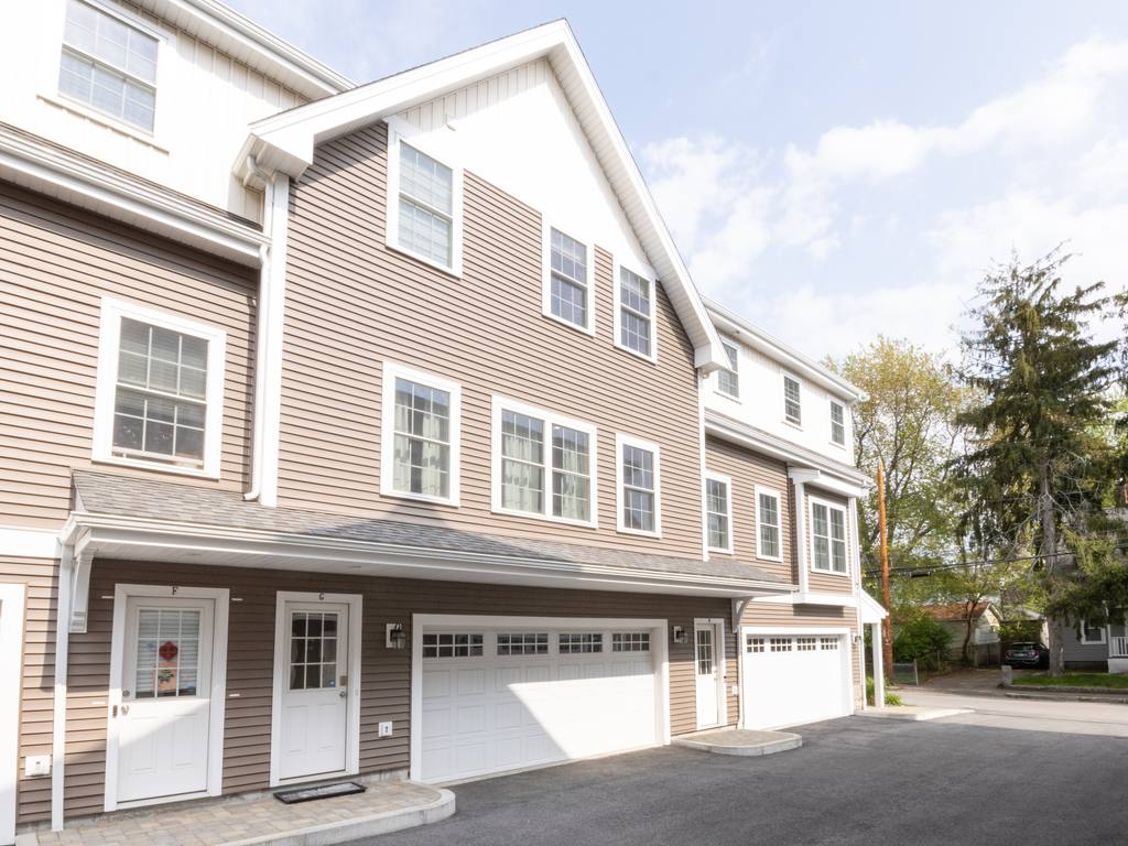 Townhouse for rent at 51 Garfield St #G, Quincy, MA 02169