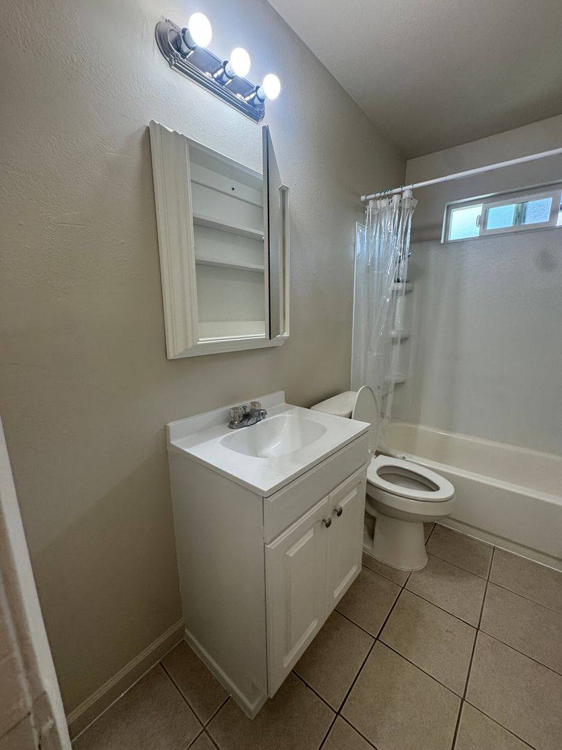 Apartment for rent at 718 Bedlow Dr, Stockton, CA 95210