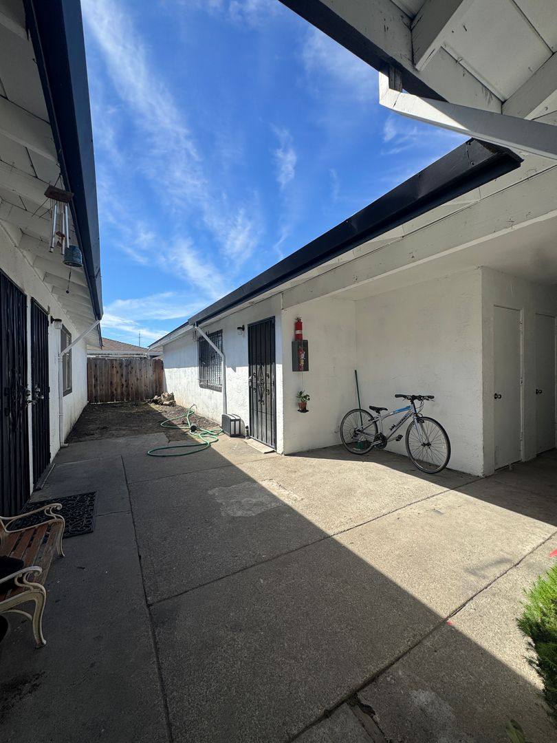 Apartment for rent at 718 Bedlow Dr, Stockton, CA 95210