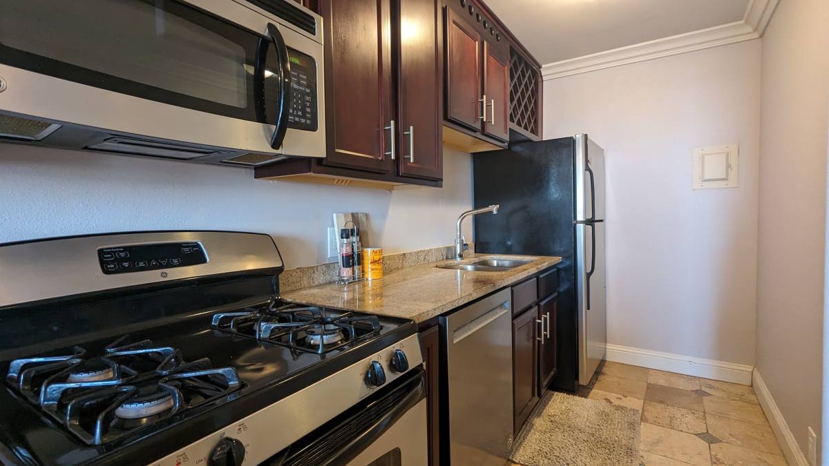 Apartment for rent at 700 E 8th St #7L, Kansas City, MO 64106