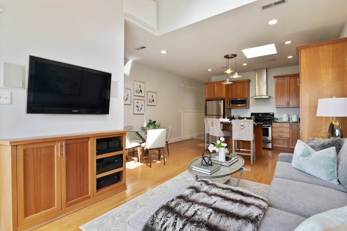 Apartment for rent at 3175 California St, San Francisco, CA 94115