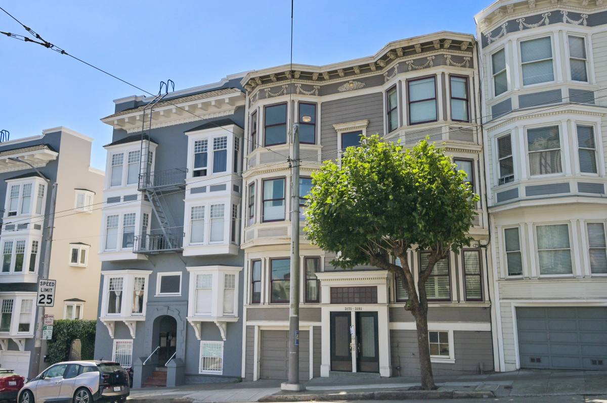 Apartment for rent at 3175 California St, San Francisco, CA 94115