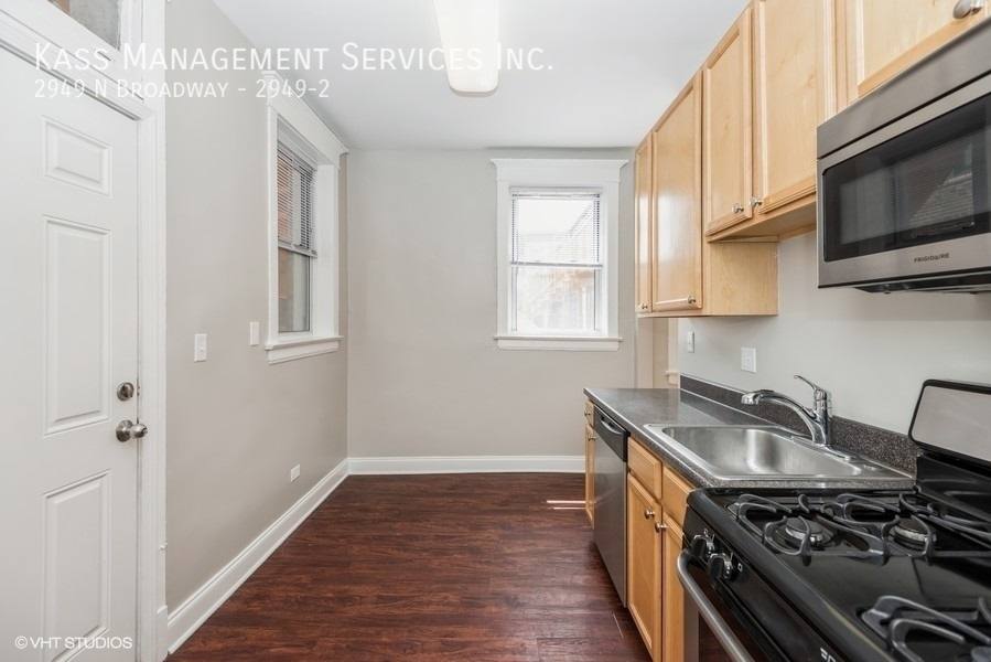 Apartment for rent at 2949 N Broadway #2, Chicago, IL 60657