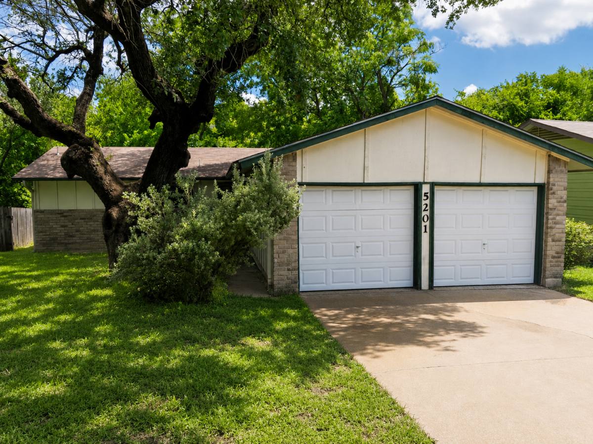 House for rent at 5201 Hedgewood Dr, Austin, TX 78745