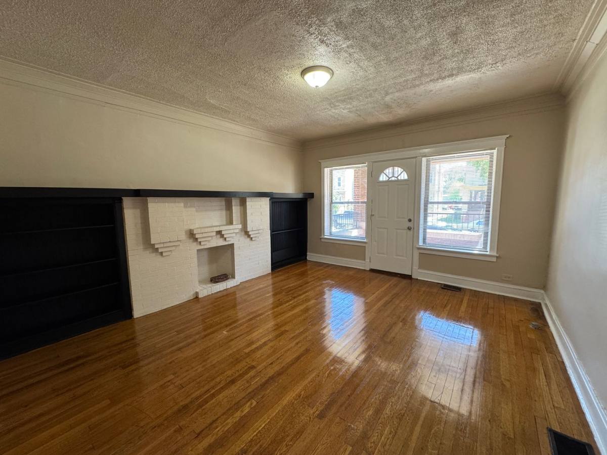Apartment for rent at 7332-34 S Lowe, Chicago, IL 60621