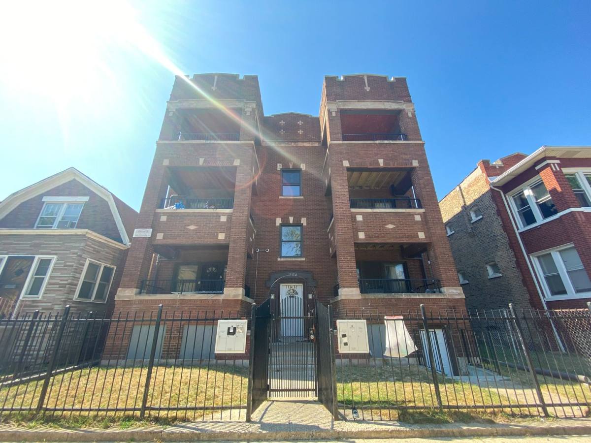 Apartment for rent at 7332-34 S Lowe, Chicago, IL 60621