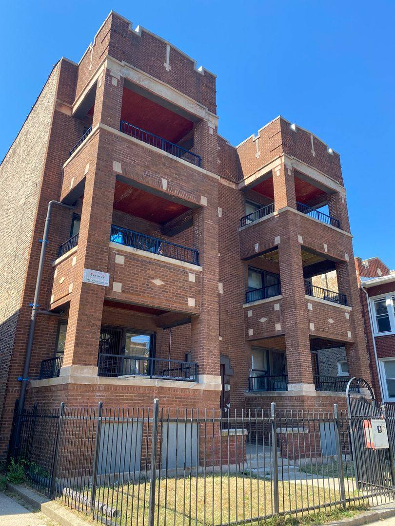 Apartment for rent at 7332-34 S Lowe, Chicago, IL 60621