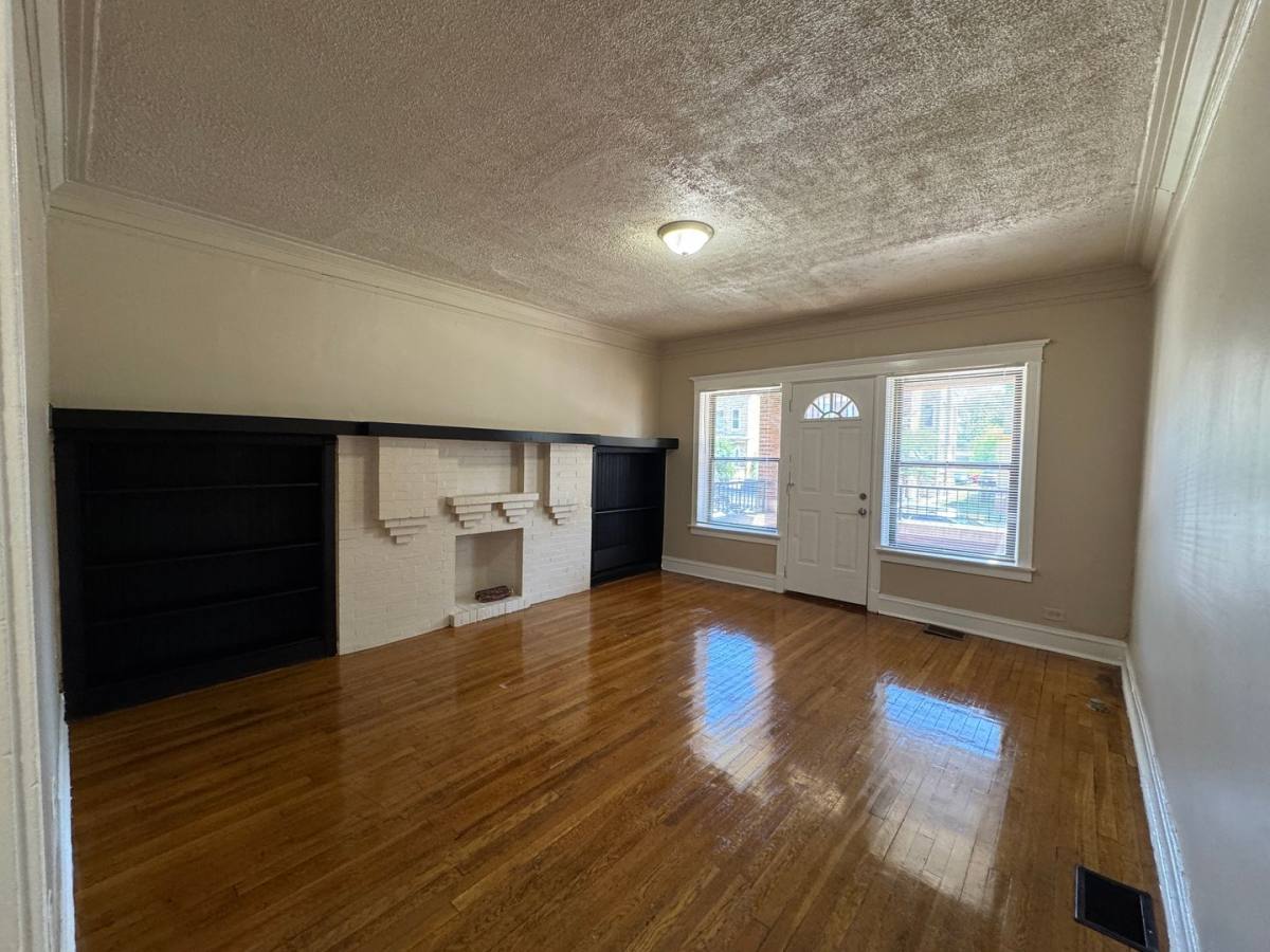 Apartment for rent at 7332-34 S Lowe, Chicago, IL 60621