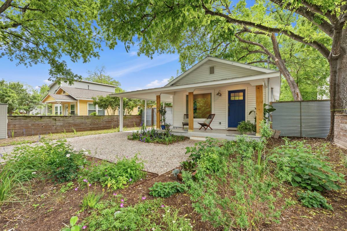 Condo for rent at 1122 Gunter St, Austin, TX 78702