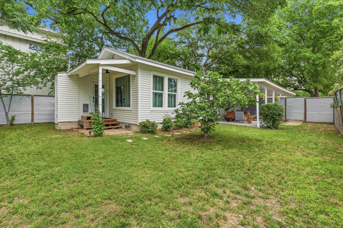 Condo for rent at 1122 Gunter St, Austin, TX 78702