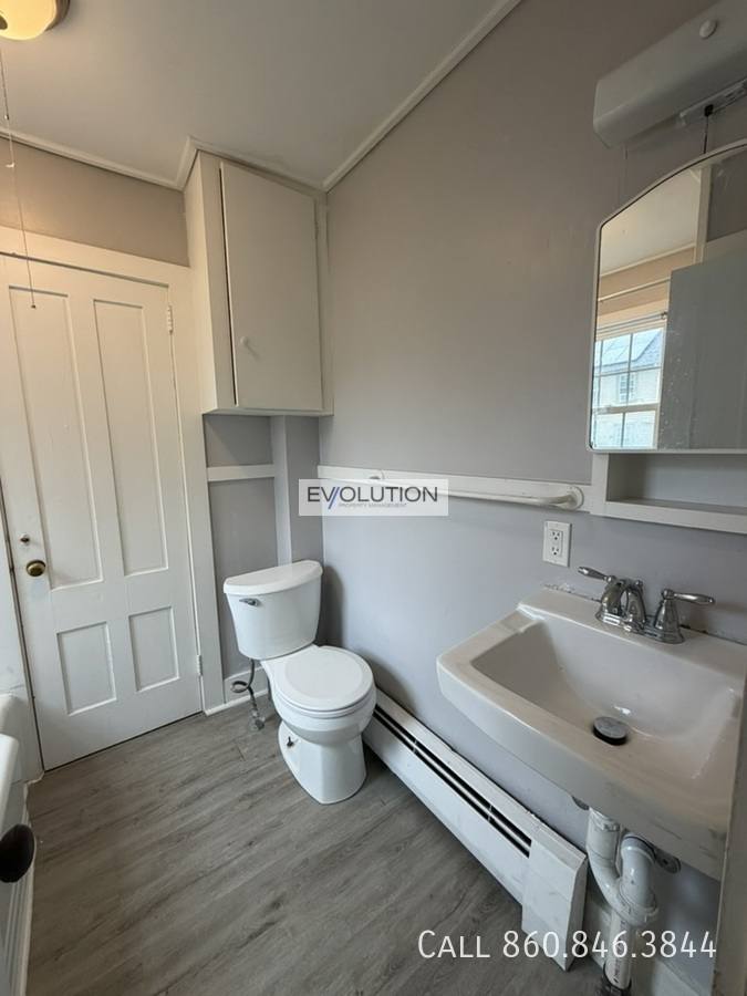 Apartment for rent at 46 Maple St #1, Plainville, CT 06062